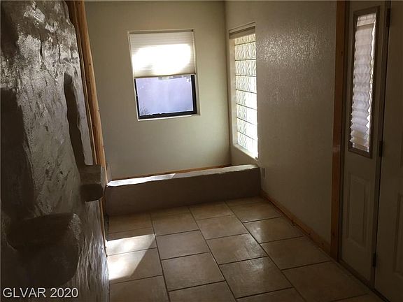 3rd image of 8720 Mann St