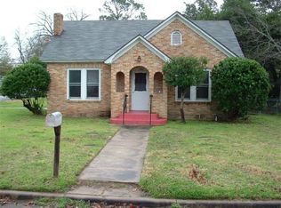 506 Mills St, Smithville, TX 78957