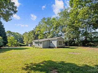 112 Paradise Court Ln, Candler, NC 28715