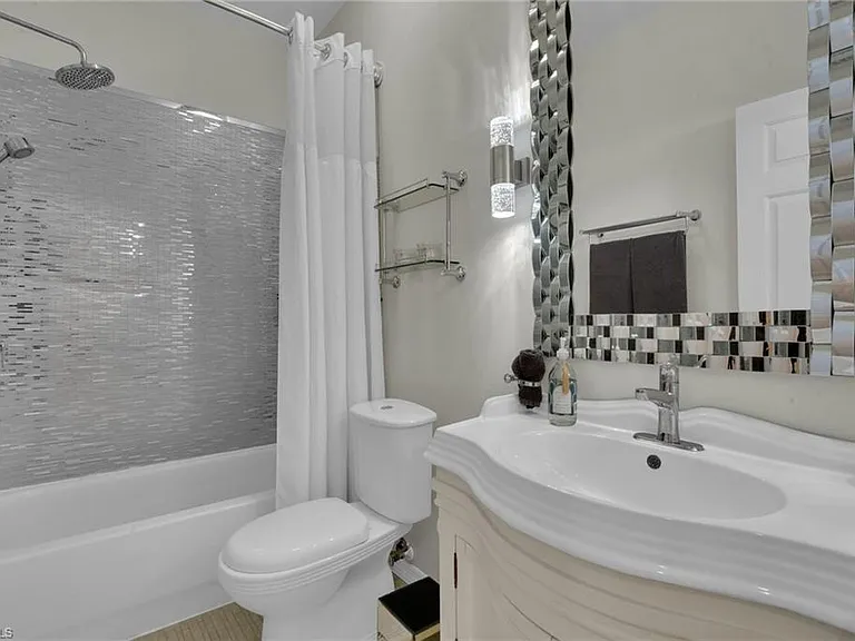 4650 Hawks Nest Way #M-202 — Photo 19