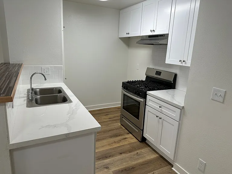 5636 Strohm Apartments — Photo 3