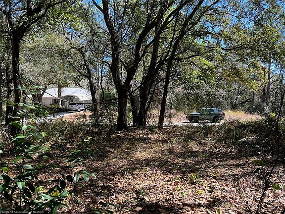 3rd image of 904 Larkspur St