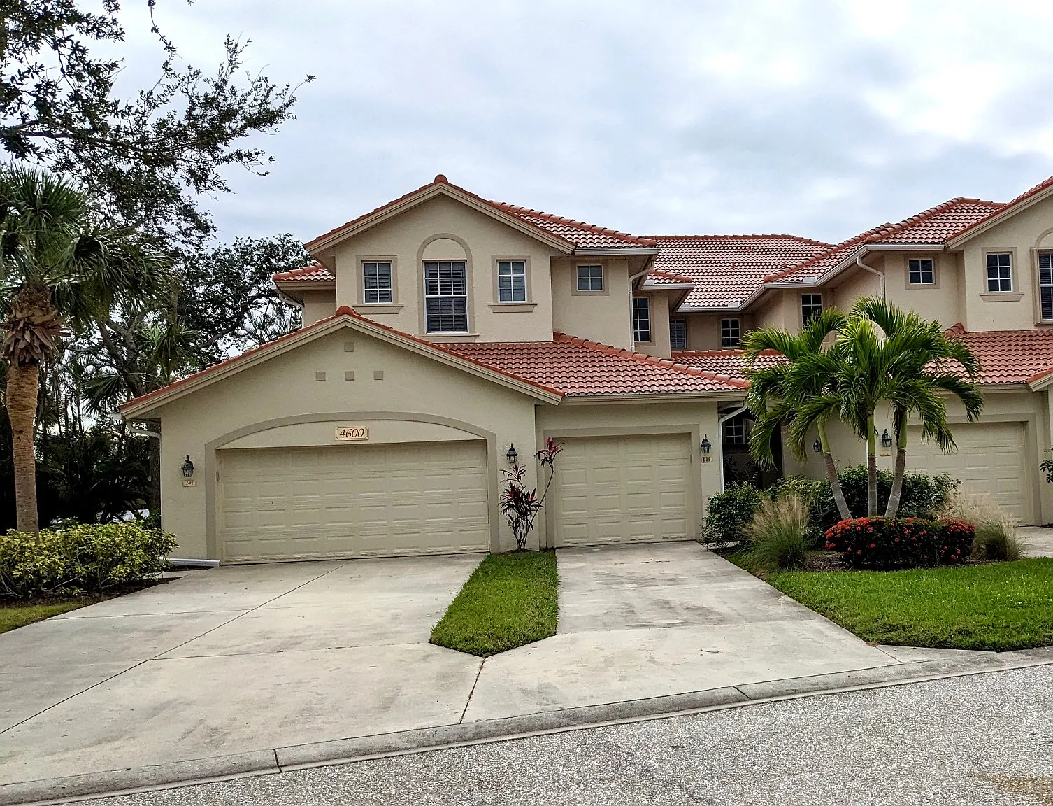 3 bed, 2041 sqft, $2,950 — Photo 2