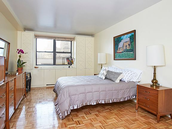 4th image of 402 E 90th St APT 12G