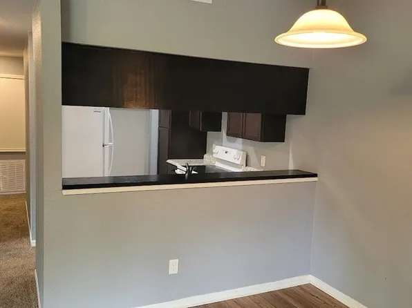 806 Jefferson Ave APT C, Cleveland, TX 77327