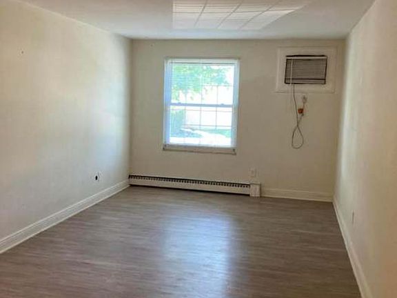 5th image of 4714 Tarryton Ct S APT 2F