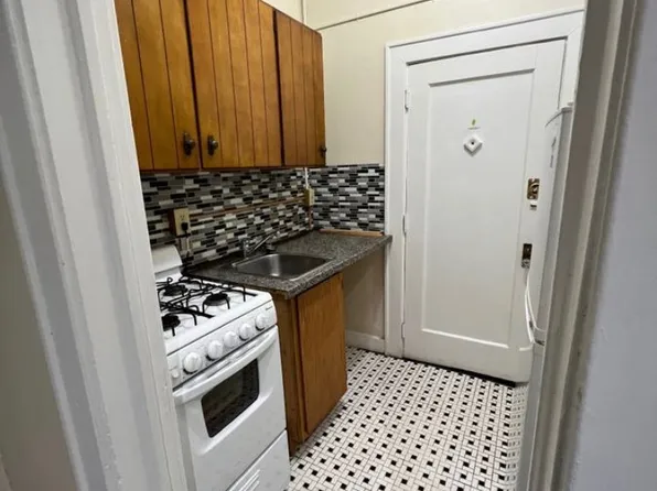 132 Jay St APT 5, Schenectady, NY 12305