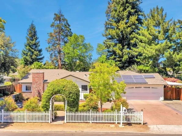 667 Cuesta Dr, Los Altos, CA 94024