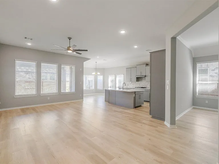 18314 Southwood Creek Dr — Photo 4