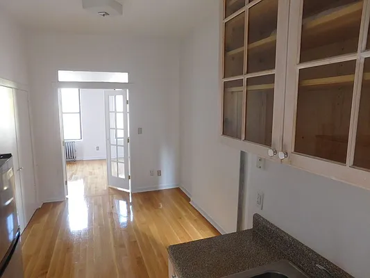 Rented by MQ Realty LLC | media 24