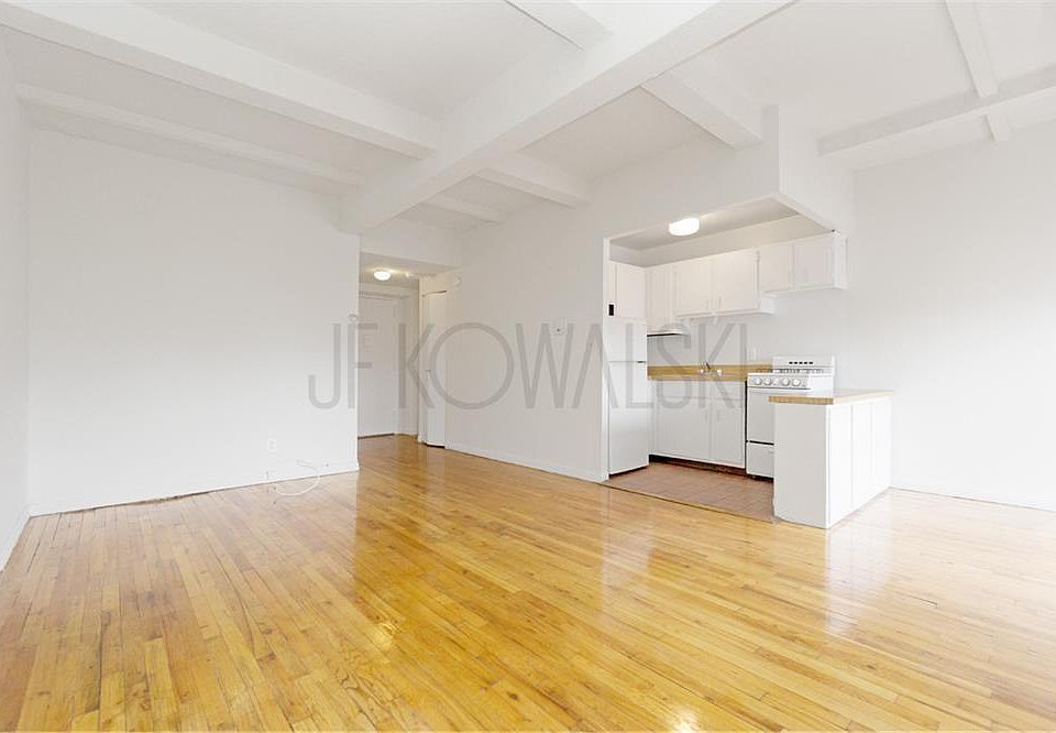 2nd image of 160 Bleecker St APT 9EE