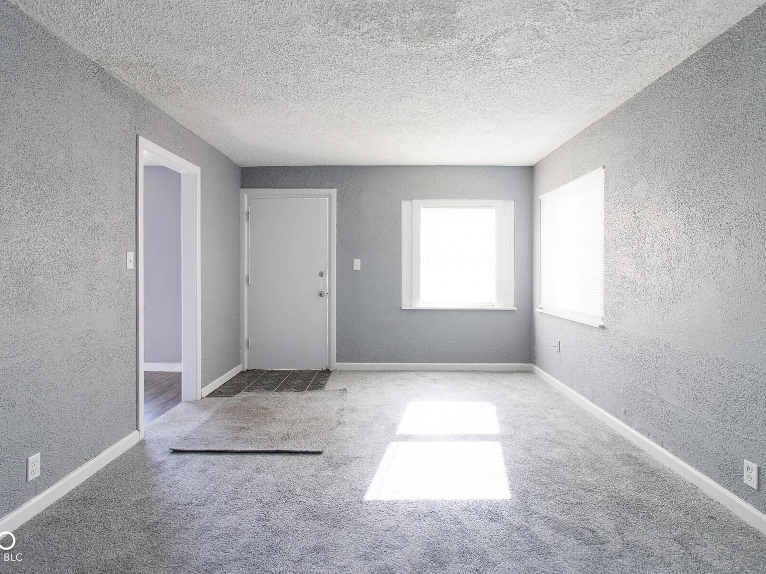2 bed, 1.0 bath, 768 sqft, $995 — Photo 2
