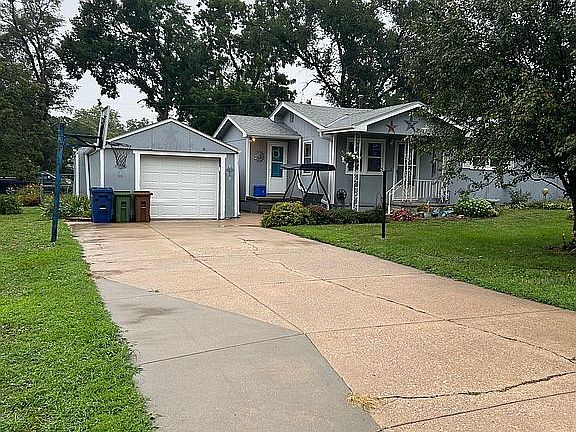 3rd image of 2522 Margo St