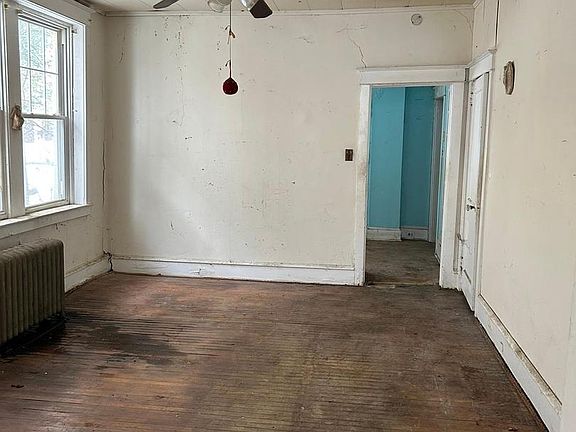 4th image of 142 Arnold Rd