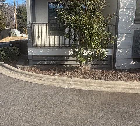 3rd image of 607 Smedes Pl #B