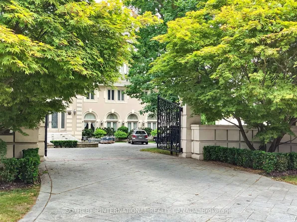 52 Post Rd, Toronto, ON M3B 1H8