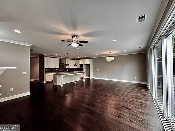 4th image of 207 Bellehaven Pl