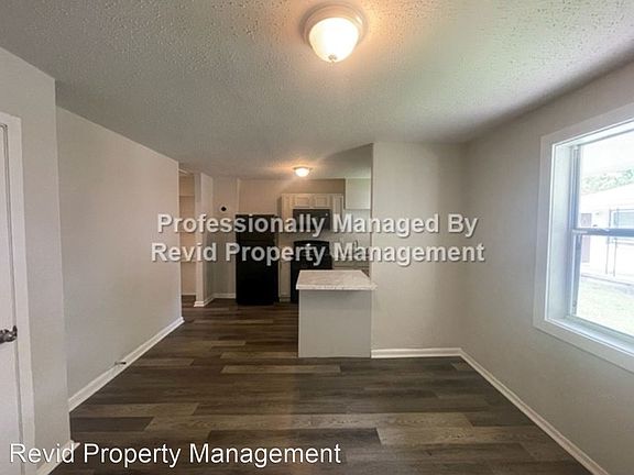 5th image of 374 N Dunlap St #11314713
