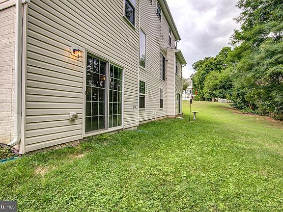 4th image of 215 Pennshire Dr