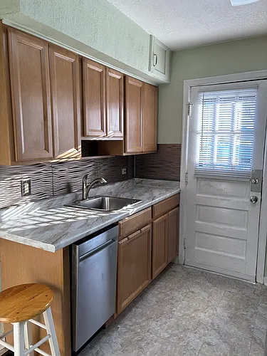 1354 Huffman Ave Photo 1