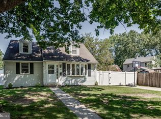 303 W 2nd Ave, Barrington, NJ 08007