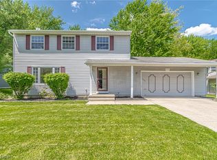 18186 Walnut Dr, Strongsville, OH