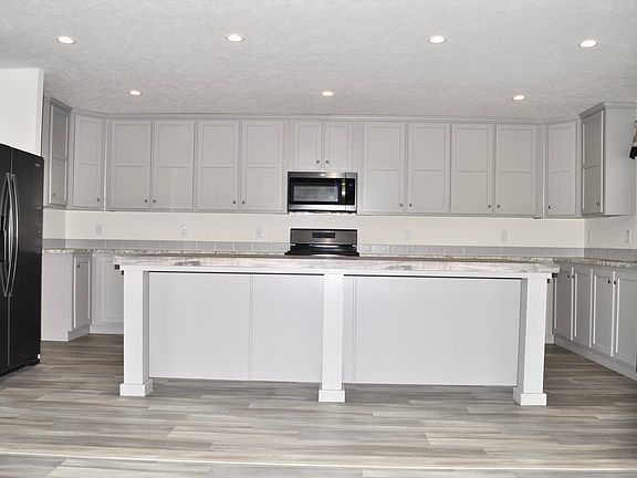 5th image of 1618 Montgomery Dr
