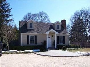 845 Pulaski Rd, Greenlawn, NY 11740