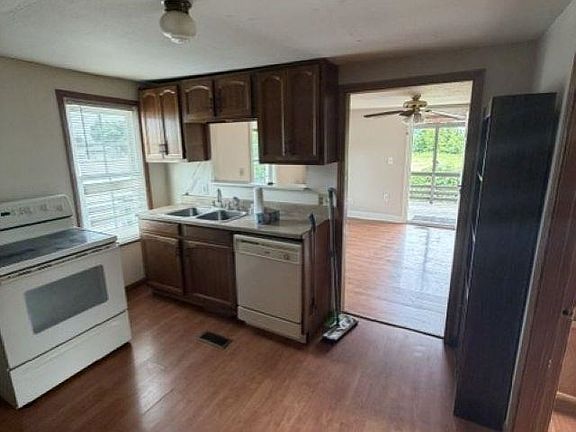 4th image of 812 12th St
