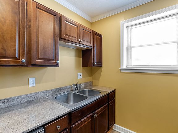 5th image of 4010 Oleatha Ave #4012A