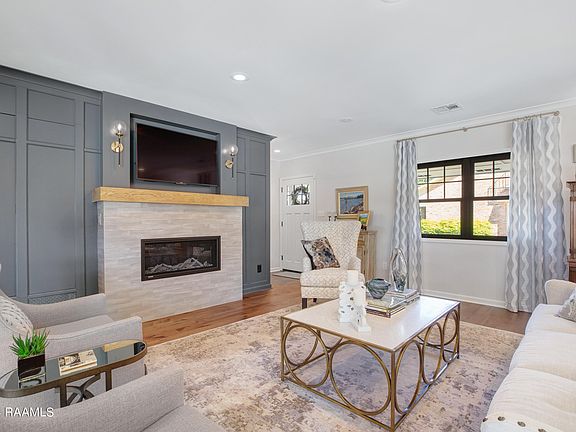 5th image of 302 White Oak Dr