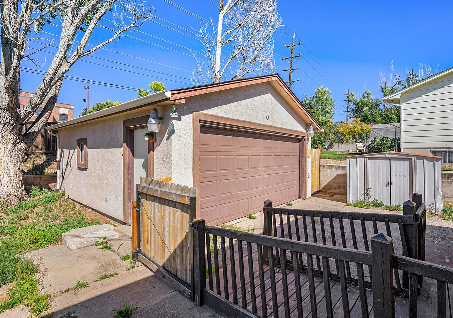 Great house near UCCS with 2x kitchen and 2x laundry! — Photo 2
