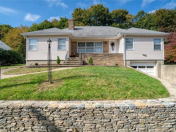 4th image of 14 Colwell Dr