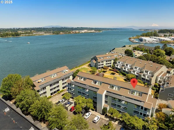 269 N Hayden Bay Dr, Portland, OR 97217
