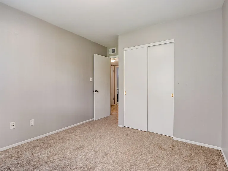 6306 W Lakefield Dr — Photo 12