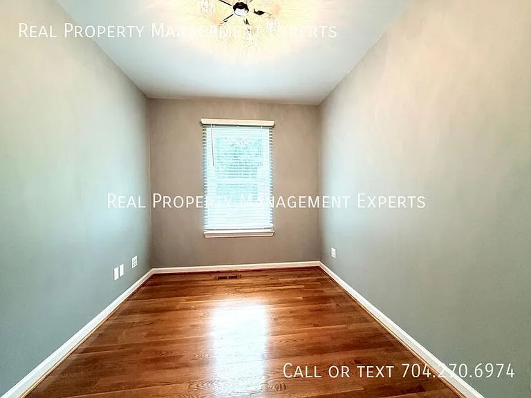 3733 Hayden Dr — Photo 8