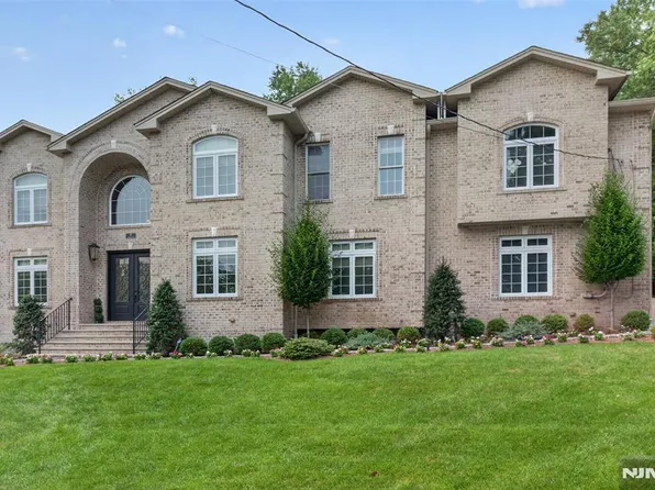 80 Holland Ave, Demarest, NJ 07627