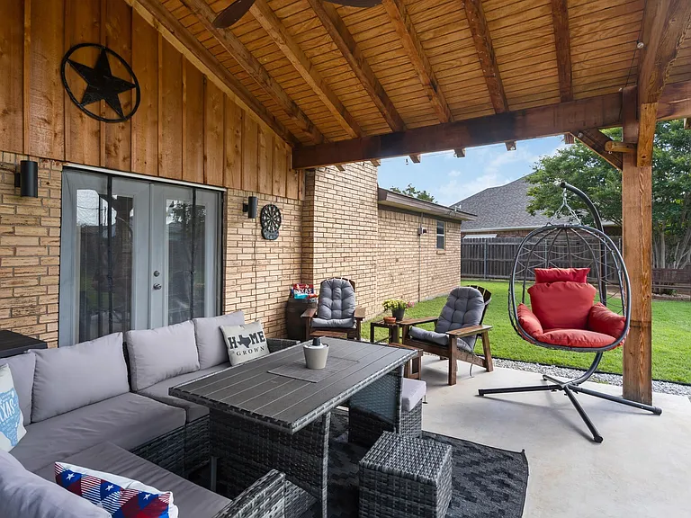 303 Chris Dr — Photo 27