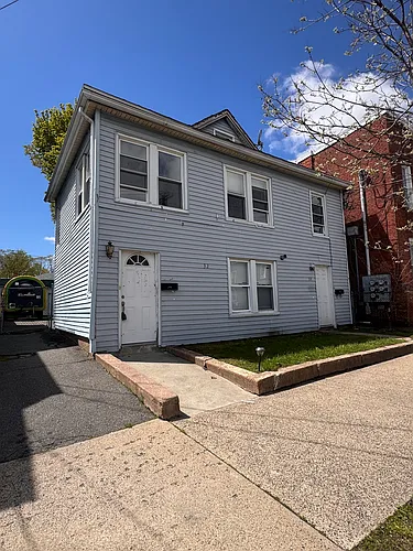 32 Auburn St #2 Photo 1