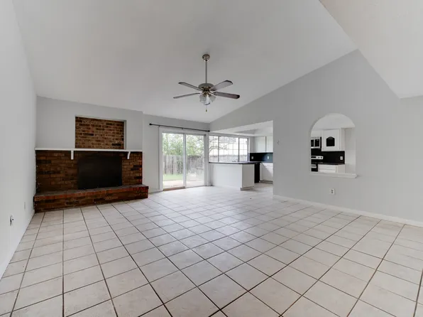 15702 Mendocino Dr, Houston, TX 77083