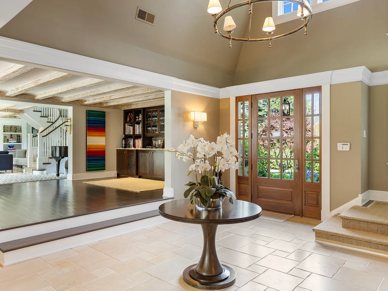Southampton Village Elegantly Renovated Carriage House — Photo 4
