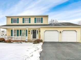 2422 Clover Dr, Mechanicsburg, PA 17055
