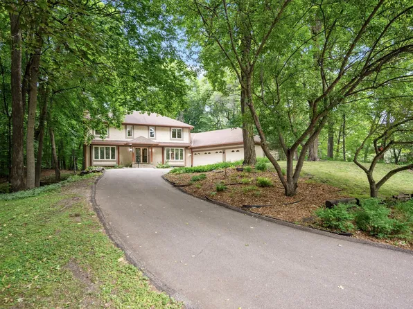 18021 Priory Ln, Minnetonka, MN 55345