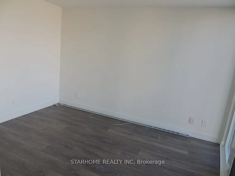 60 Shuter St #1610 — Photo 5