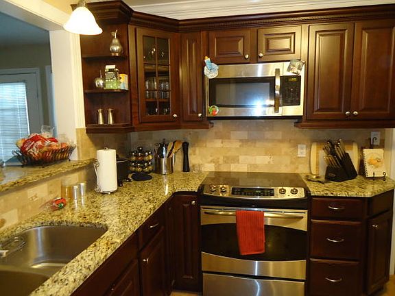 3rd image of 4016 Woodmont Dr