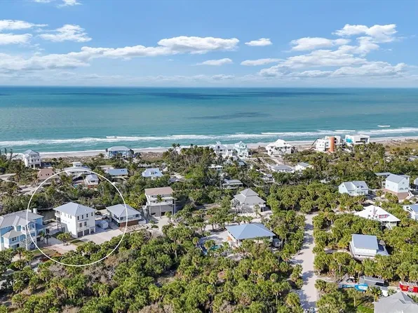 27 Palm Dr, Placida, FL 33946