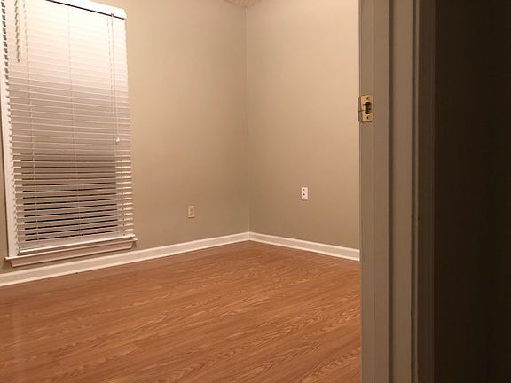 4th image of 9246 Chalkwell Ave #Avenue1