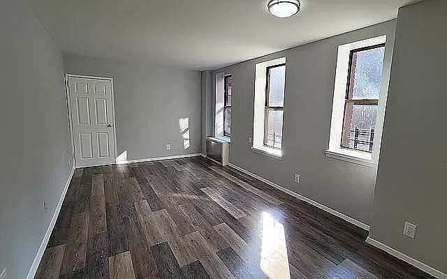 1st image of 946 Bronx Park S #C4