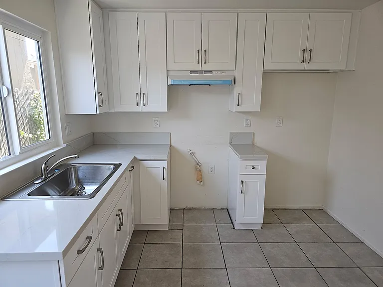 117 S Maple Ave #B — Photo 2