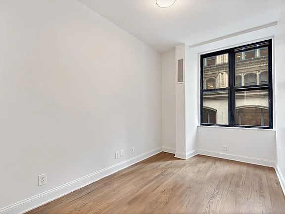 4th image of 121 Madison Ave APT 4E